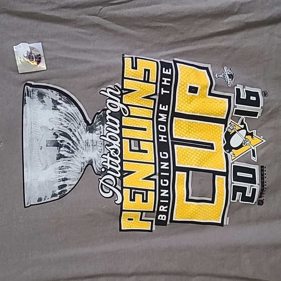 Ladies Pittsburgh Penguins 2016 Stanley Cup v-neck shirt - Picture 2 of 3